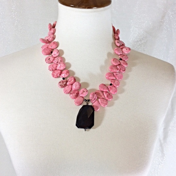 Statement Necklace-Pink w/Black Pendant-NWT-SALE - Picture 3 of 7